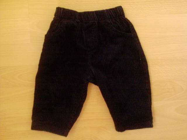 0174 68-asBABY CLUB (C&A) sttkk makrokord nadrg akr nnepre is. Van hozz fehr ing a felsknl. Szp llapot. 450 Ft.