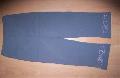 0044 Szrke nadrg spandex anyagbl. A lbszrn ell rzsaszn hmzett dszcsk tallhat. Dereka krben gumis, 30 cm-ig nylik, hossza: 68 cm. ra:780 Ft.
