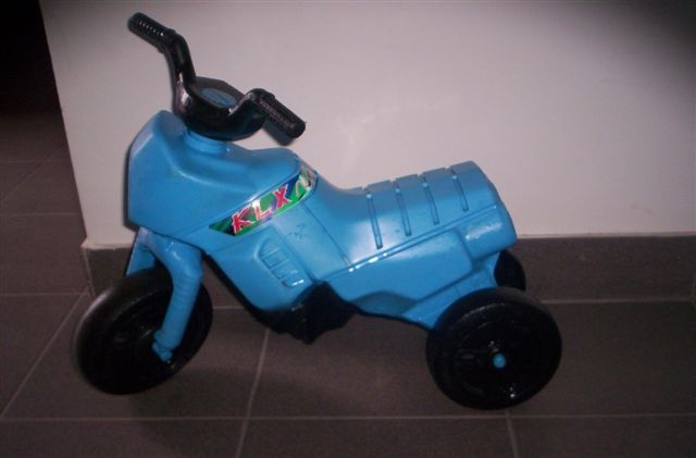 M0 0001 Kismotor. Hasznlt, de mszakilag j llapot.Szemlyes tvtellel.A kvetkez 2 kpen is ez a motor ltszik. ra:1000,-